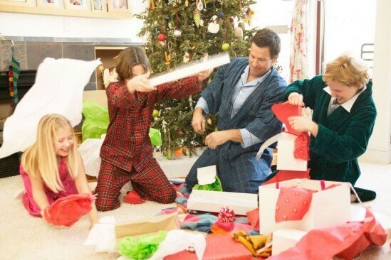 FamilyPlayingWithGifts