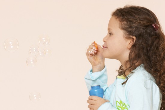 LittleGirlWithBubbles